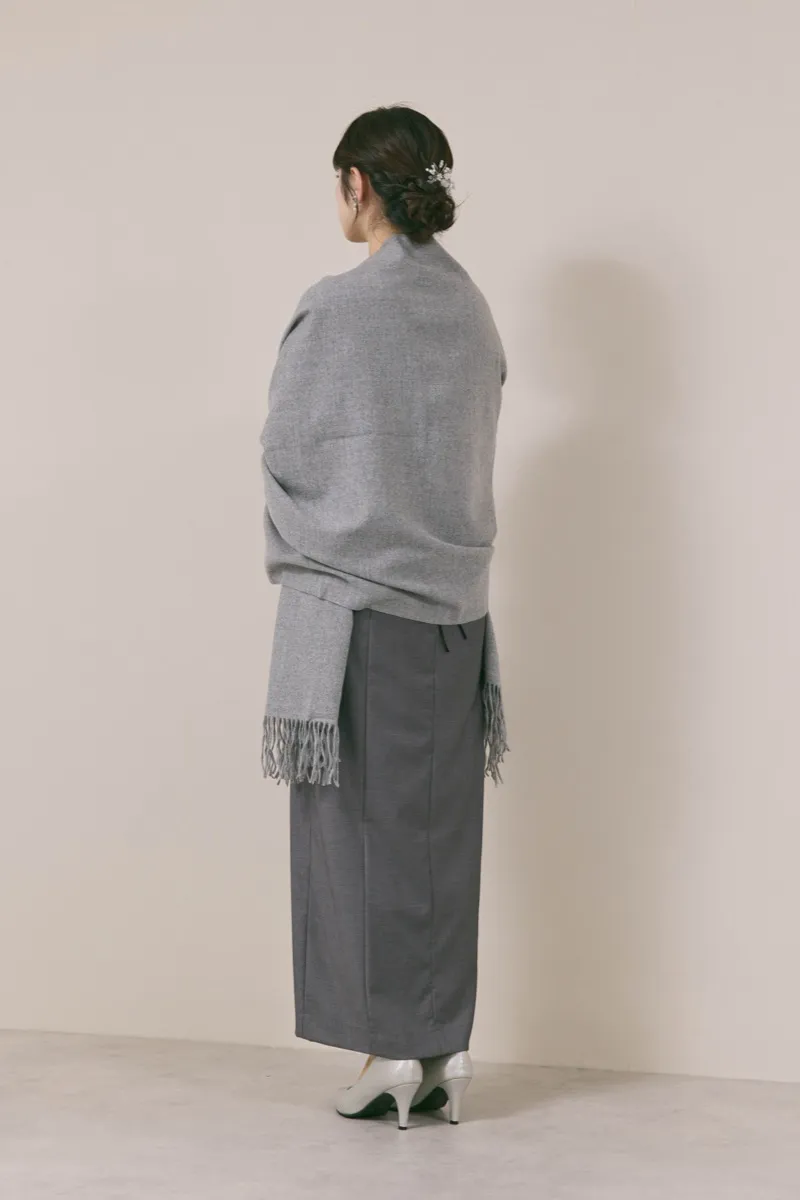 グレー×ブラックのラッフルブラウスセットドレス