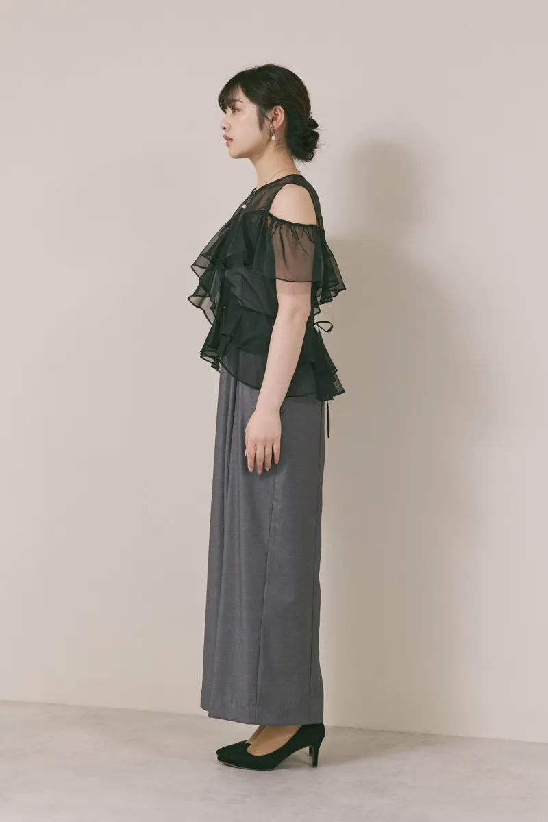 グレー×ブラックのラッフルブラウスセットドレス