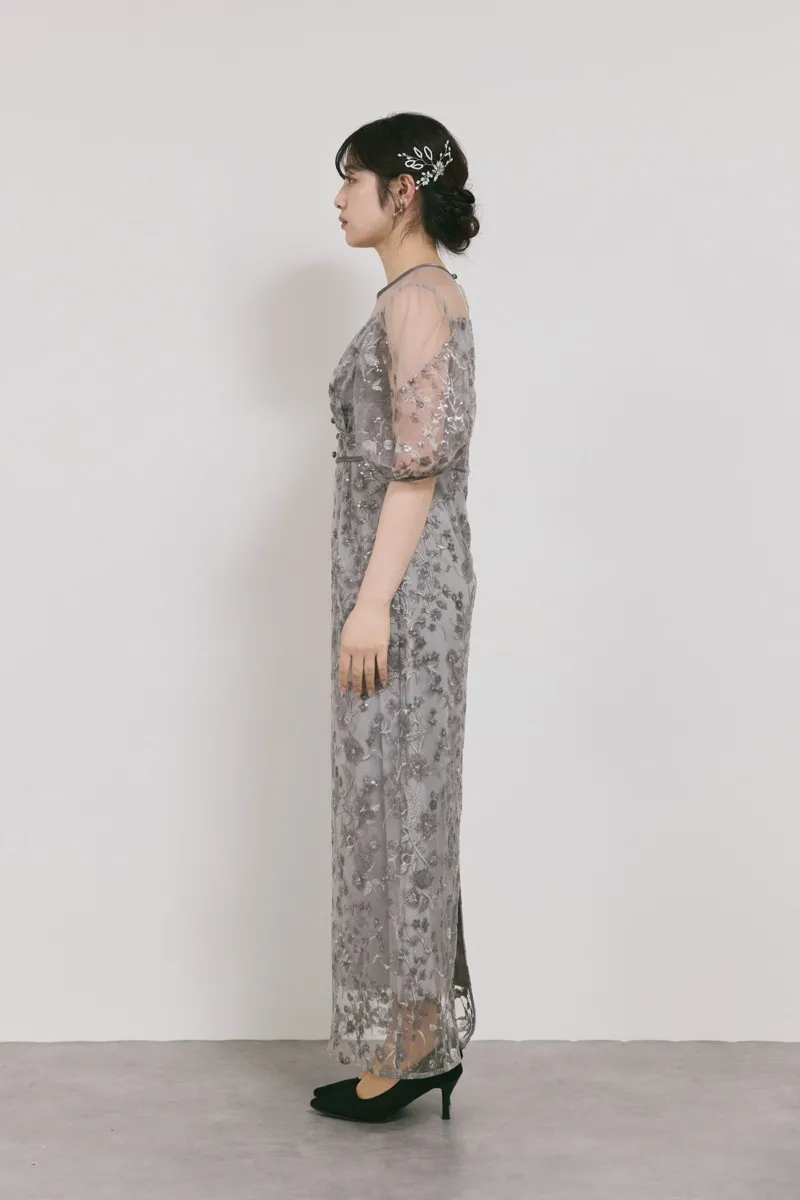 グレーのフラワーエンブロイダリーパフスリーブドレス