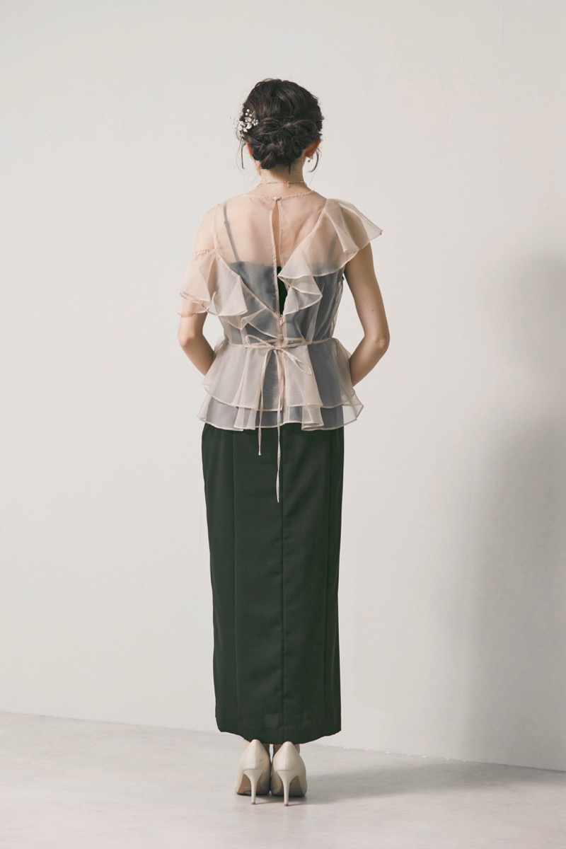 ブラック×アイボリーのラッフルブラウスセットドレス