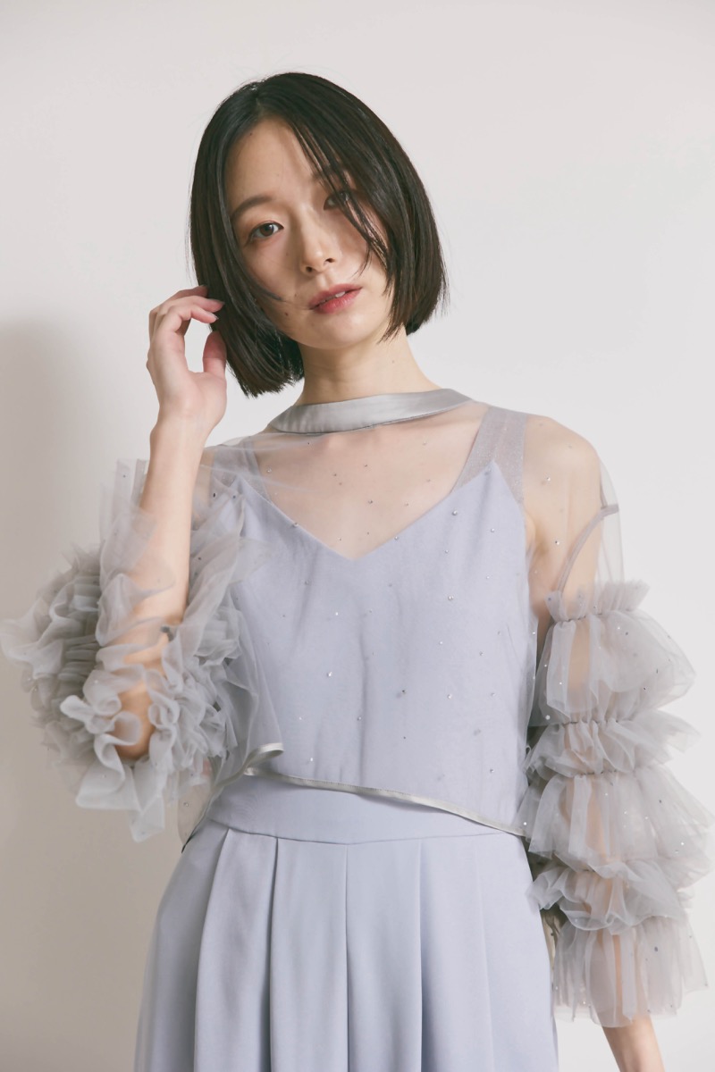 サックスブルーのラッフルトップスパンツドレスドレス