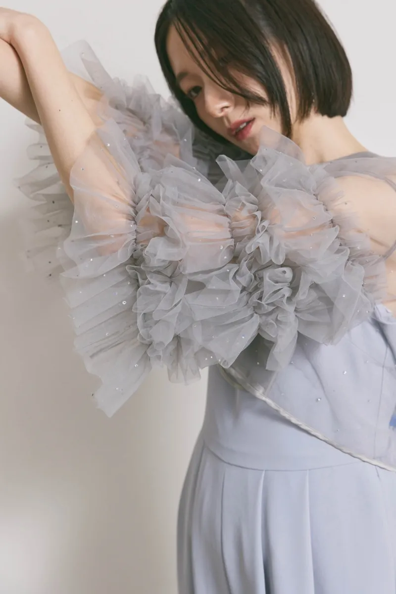 サックスブルーのラッフルトップスパンツドレスドレス