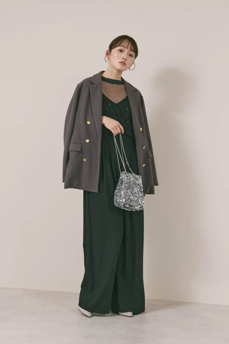 ブラックのラッフルトップスパンツドレス