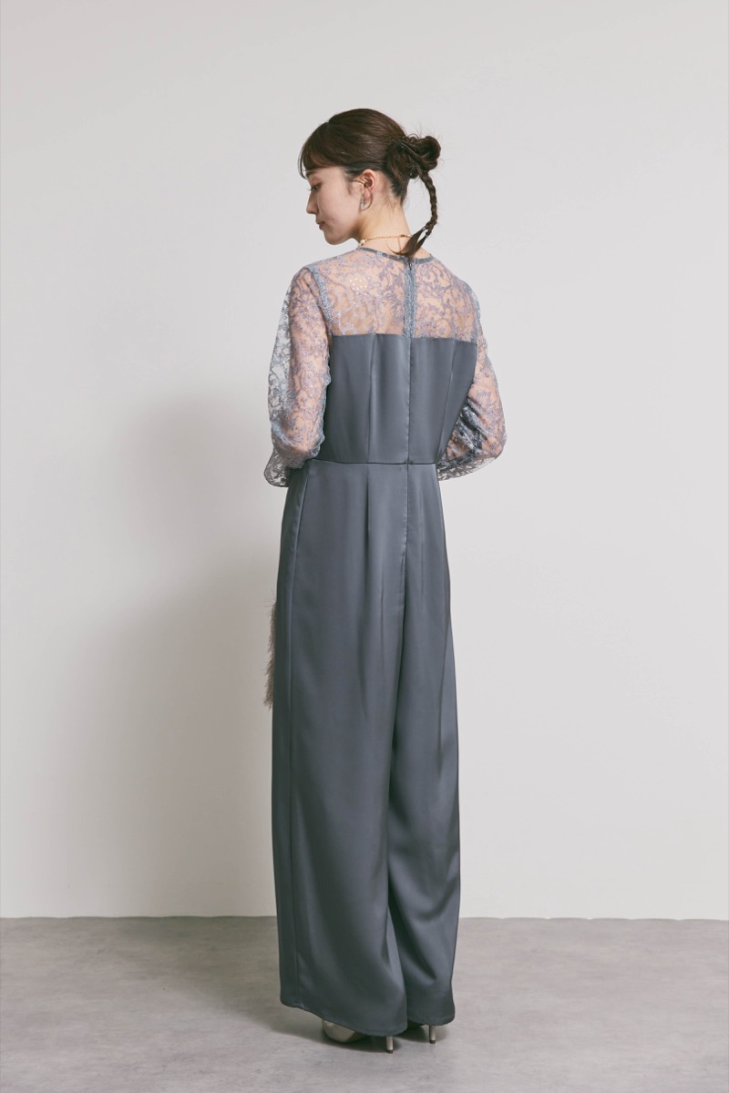 グレーのシークインエンブロイダリーパンツドレス