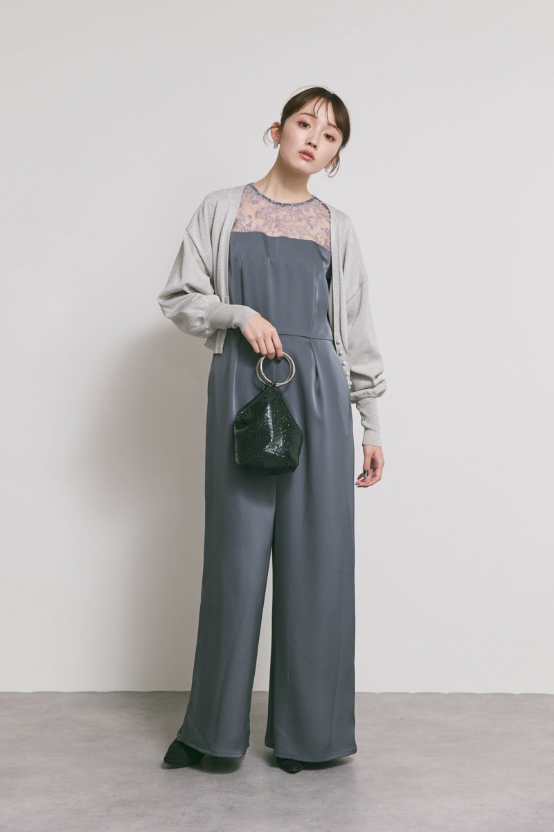 グレーのシークインエンブロイダリーパンツドレス