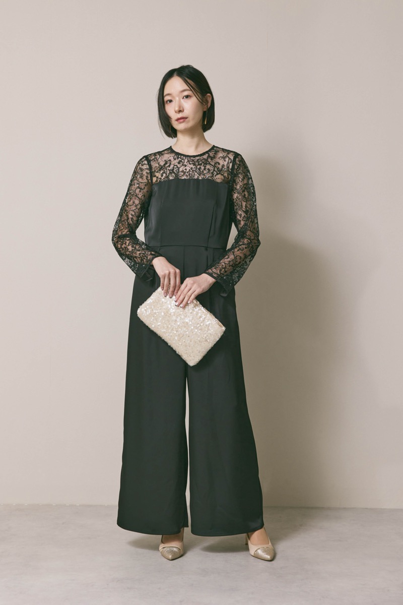 ブラックのシークエンブロイダリーパンツドレス