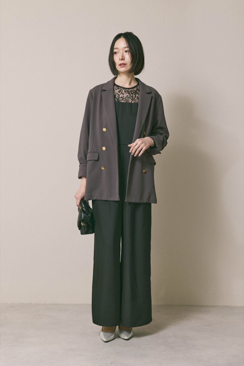 ブラックのシークエンブロイダリーパンツドレス