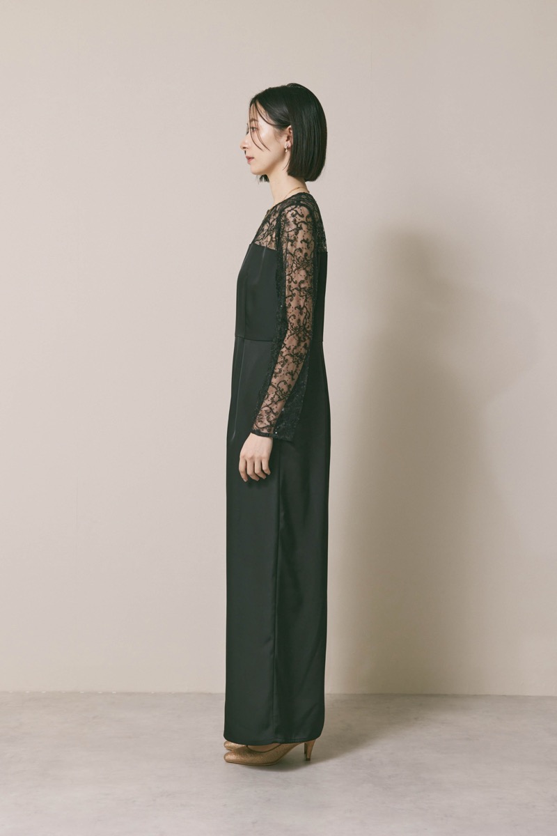 ブラックのシークエンブロイダリーパンツドレス