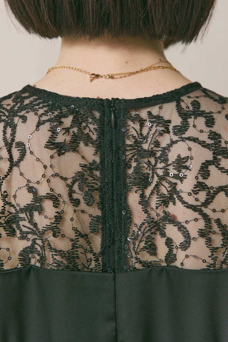 ブラックのシークエンブロイダリーパンツドレス