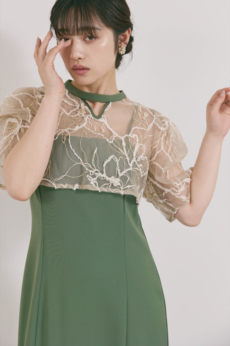 カーキのフラワーモール刺繍ドレス