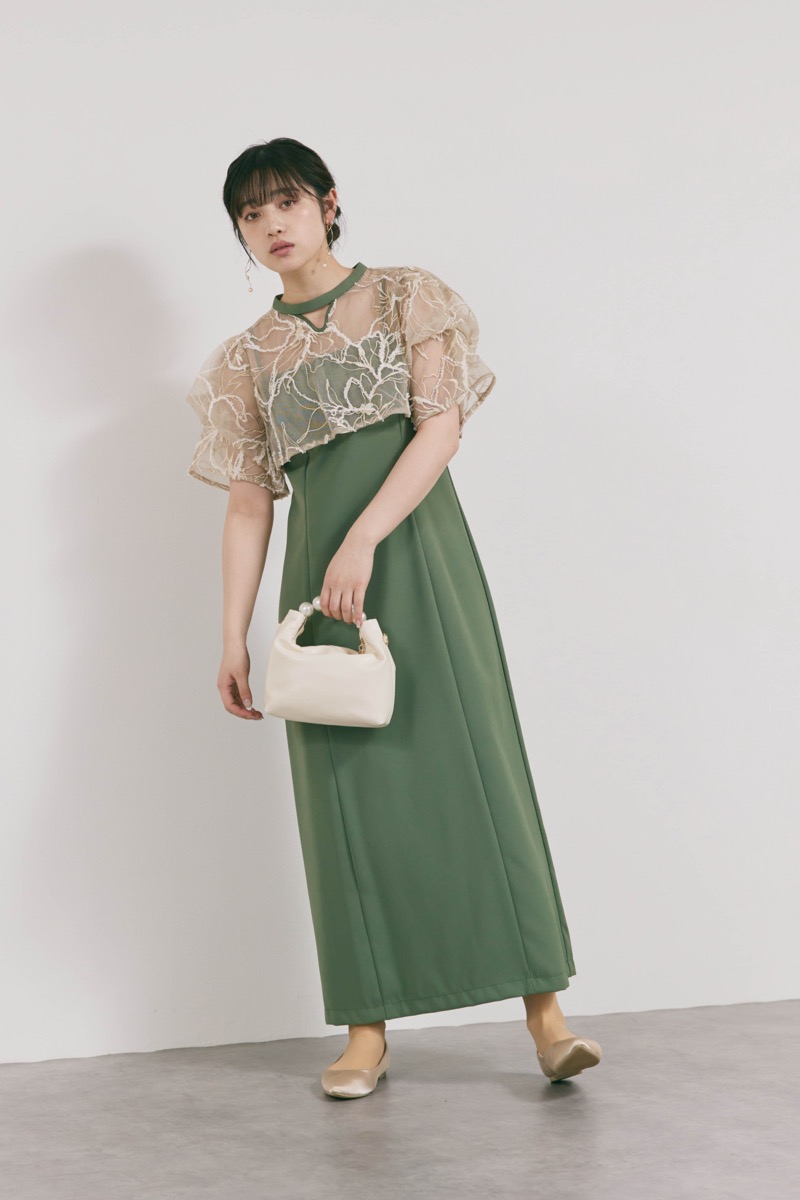 カーキのフラワーモール刺繍ドレス