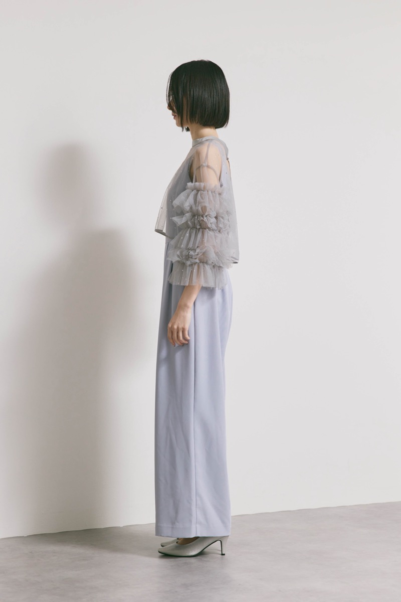 サックスブルーのラッフルトップスパンツドレス