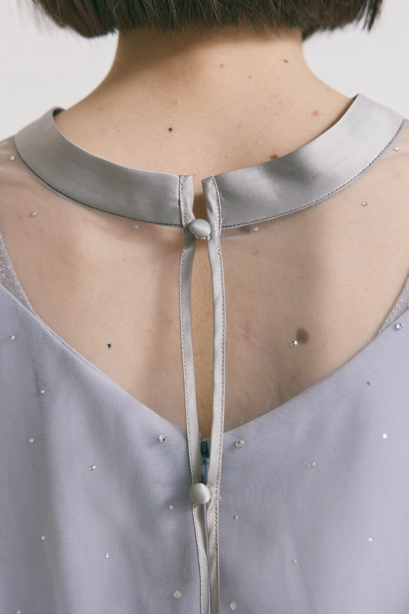 サックスブルーのラッフルトップスパンツドレス