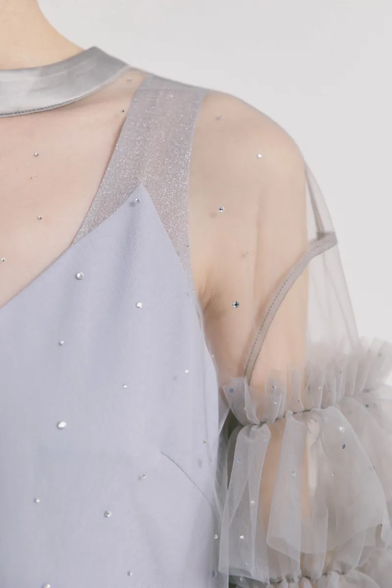 サックスブルーのラッフルトップスパンツドレス