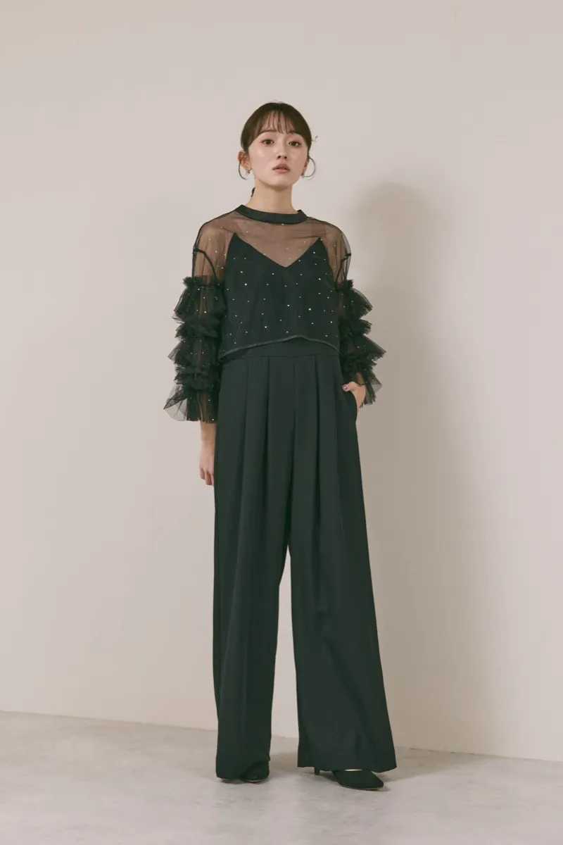 ブラックのラッフルトップスパンツドレス