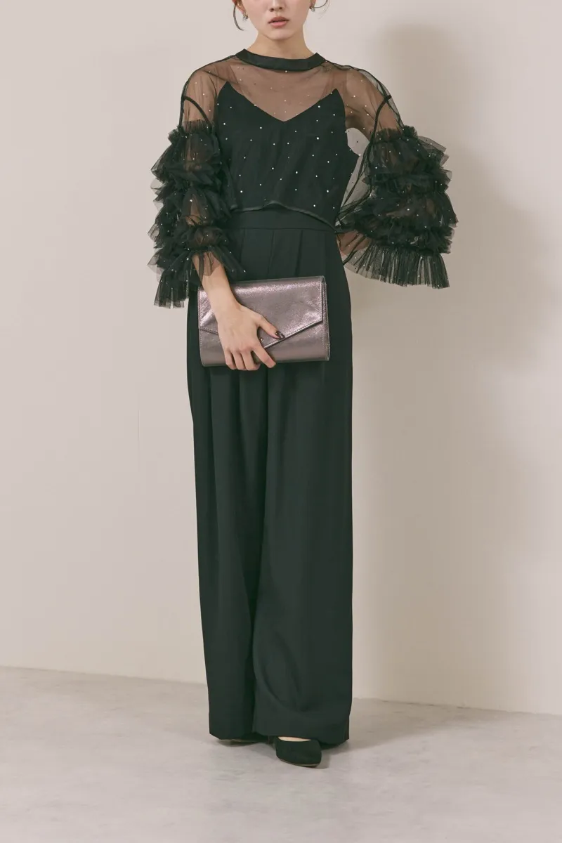 ブラックのラッフルトップスパンツドレス