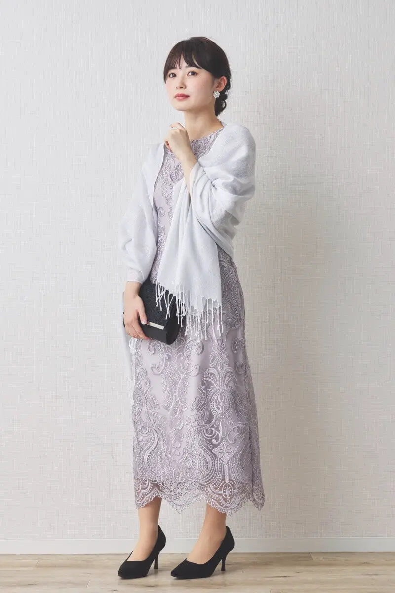 ラベンダーのエンブロイダリーコクーンドレス