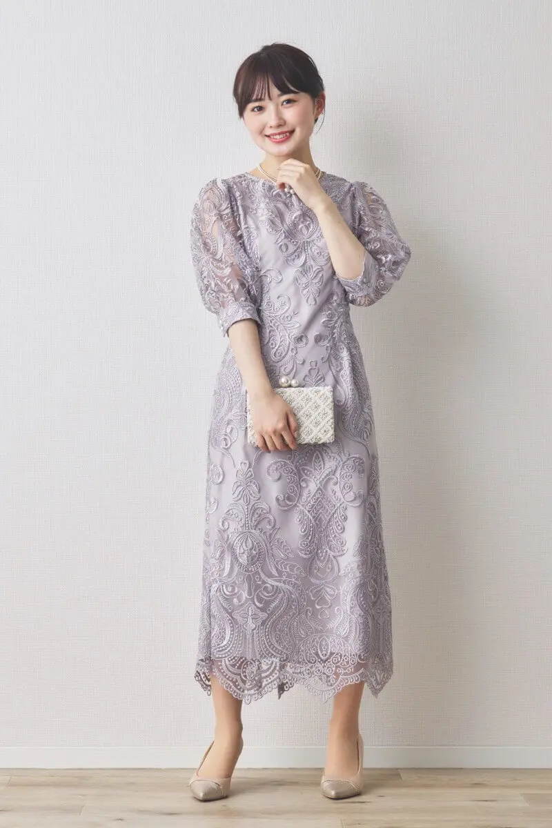 ラベンダーのエンブロイダリーコクーンドレス