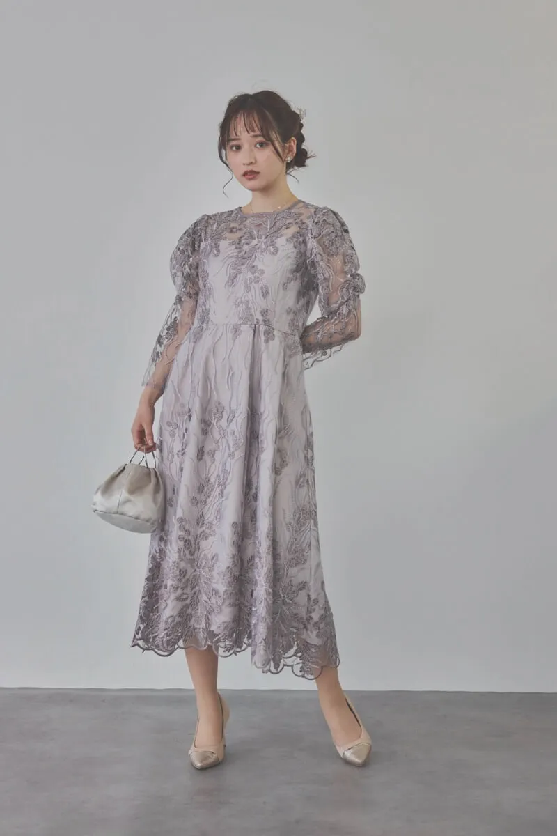 チャコールのボリュームスリーブ刺繍ドレス