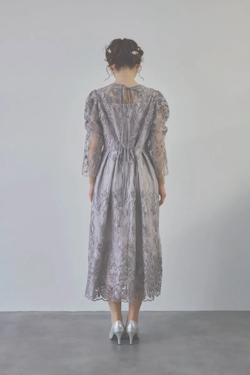 チャコールのボリュームスリーブ刺繍ドレス