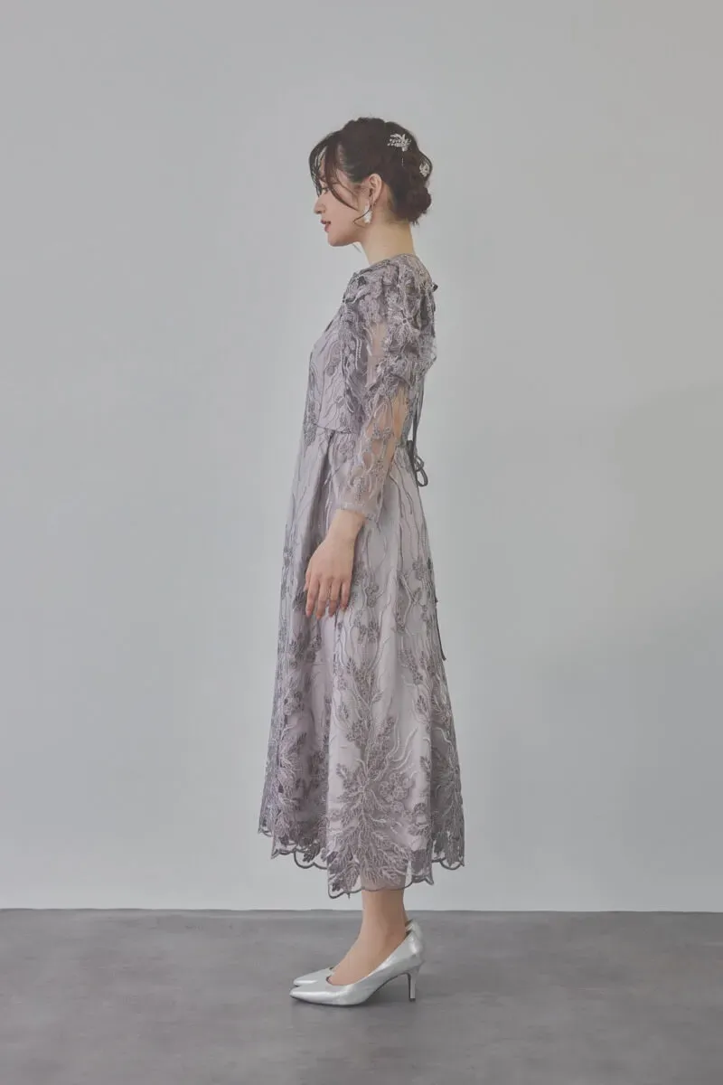 チャコールのボリュームスリーブ刺繍ドレス