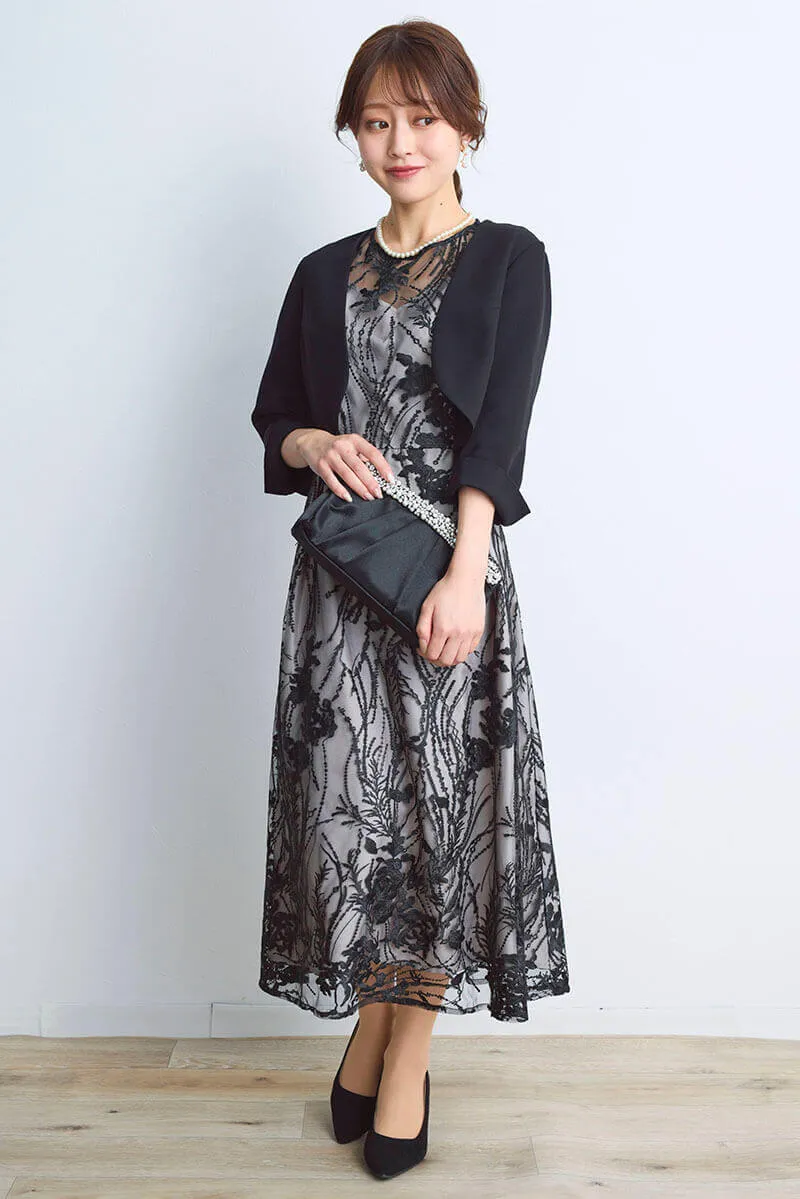 ブラックのエンブロイダリーチュールドレス