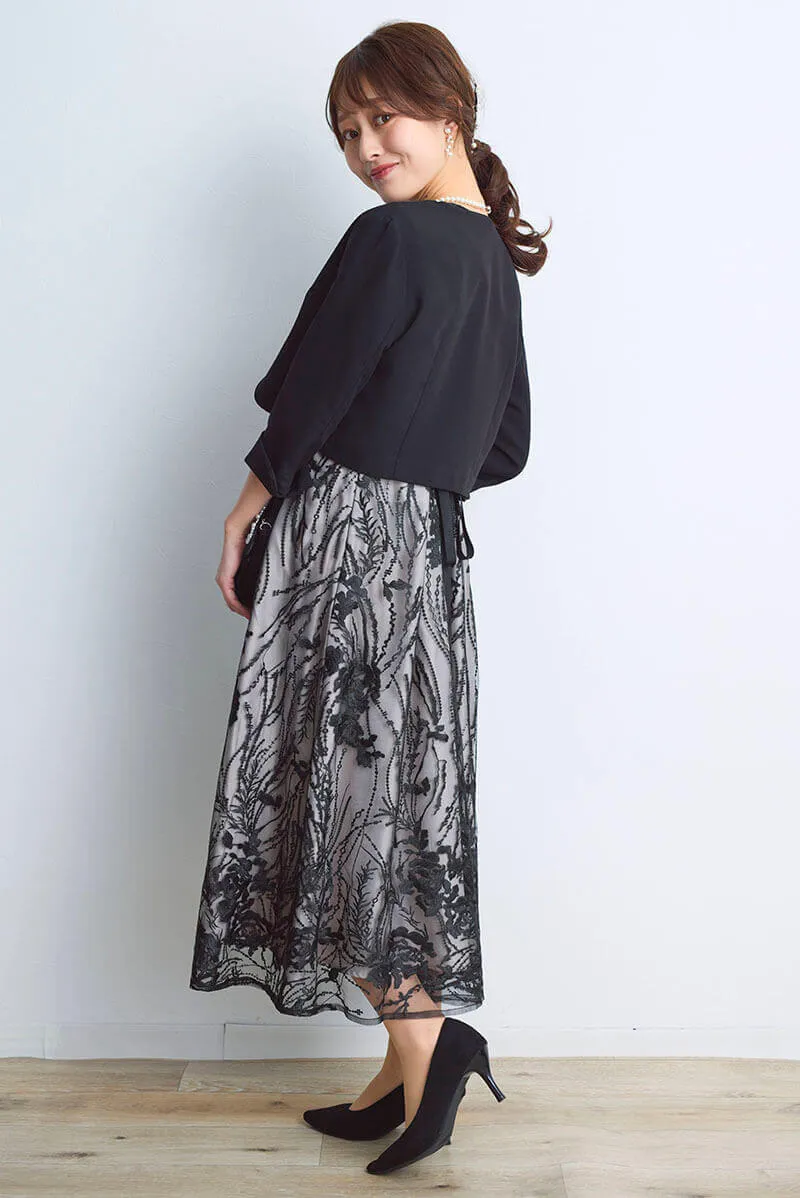 ブラックのエンブロイダリーチュールドレス