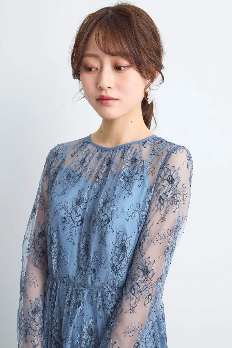 ブルーのオールレース配色ドレス