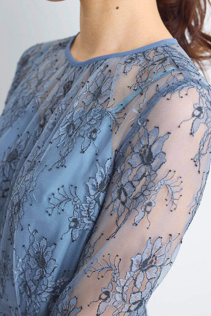 ブルーのオールレース配色ドレス