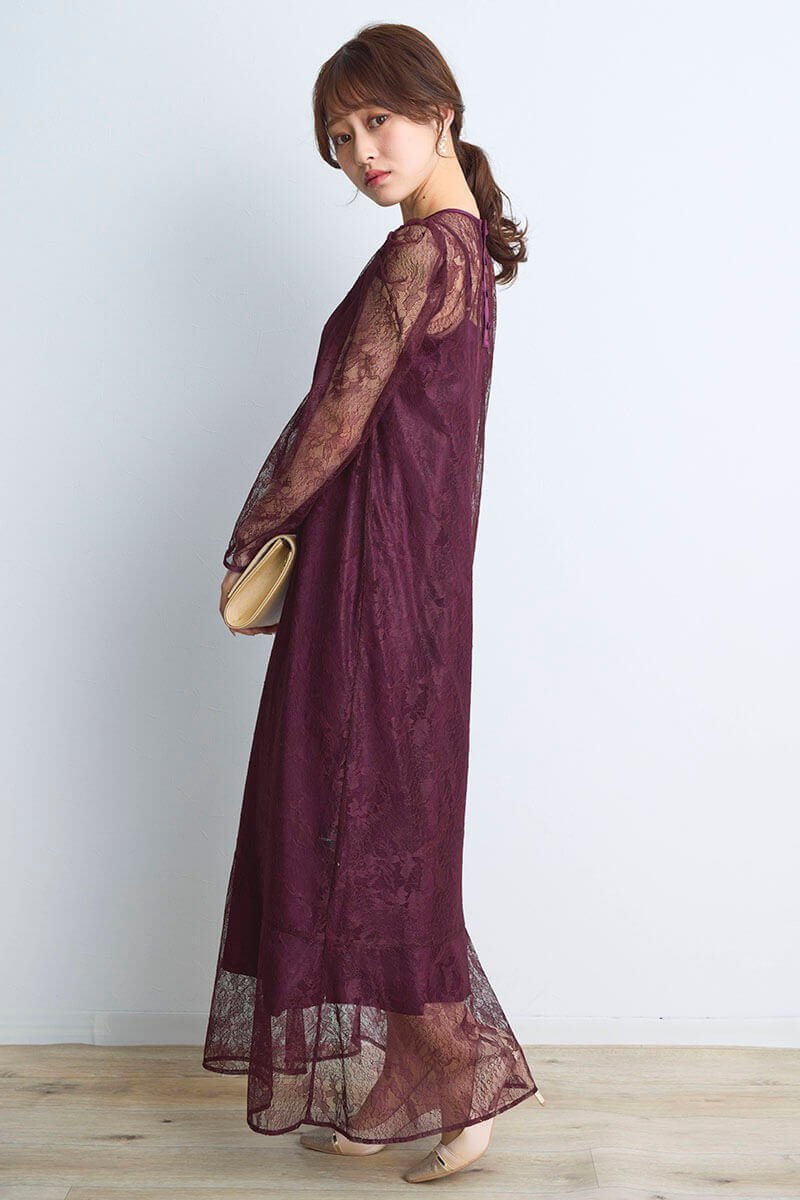 ワインレッドのタックショルダーレースドレス