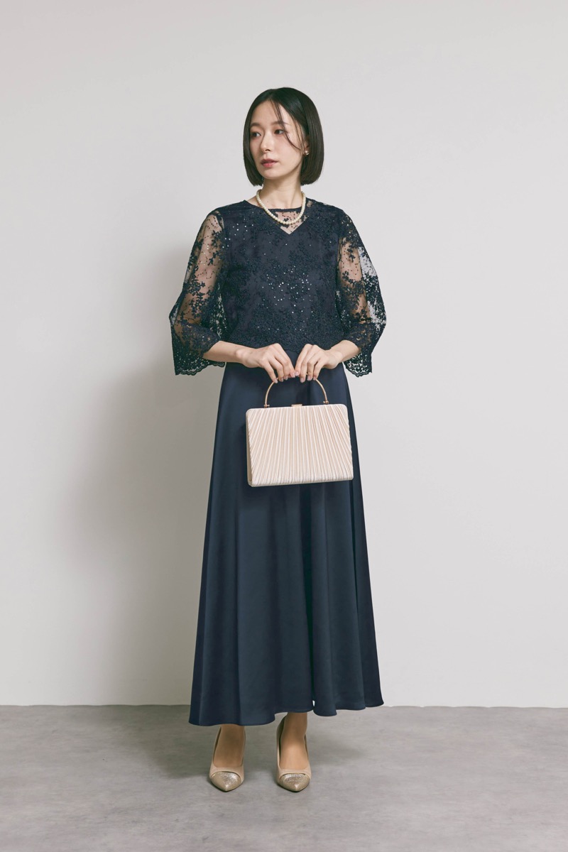 ネイビーのシャイニーレースレイヤードドレス [ 店頭販売価格 49,500円 ]