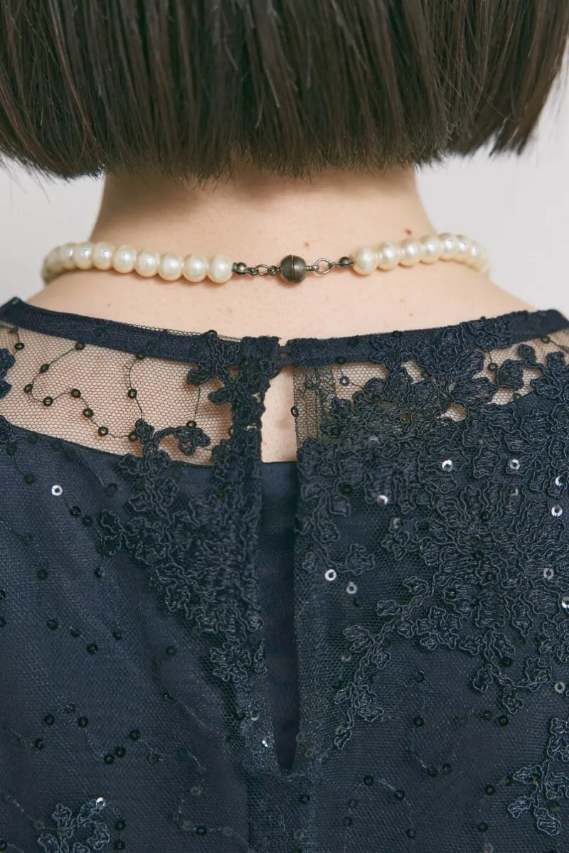 ネイビーのシャイニーレースレイヤードドレス [ 店頭販売価格 49,500円 ]