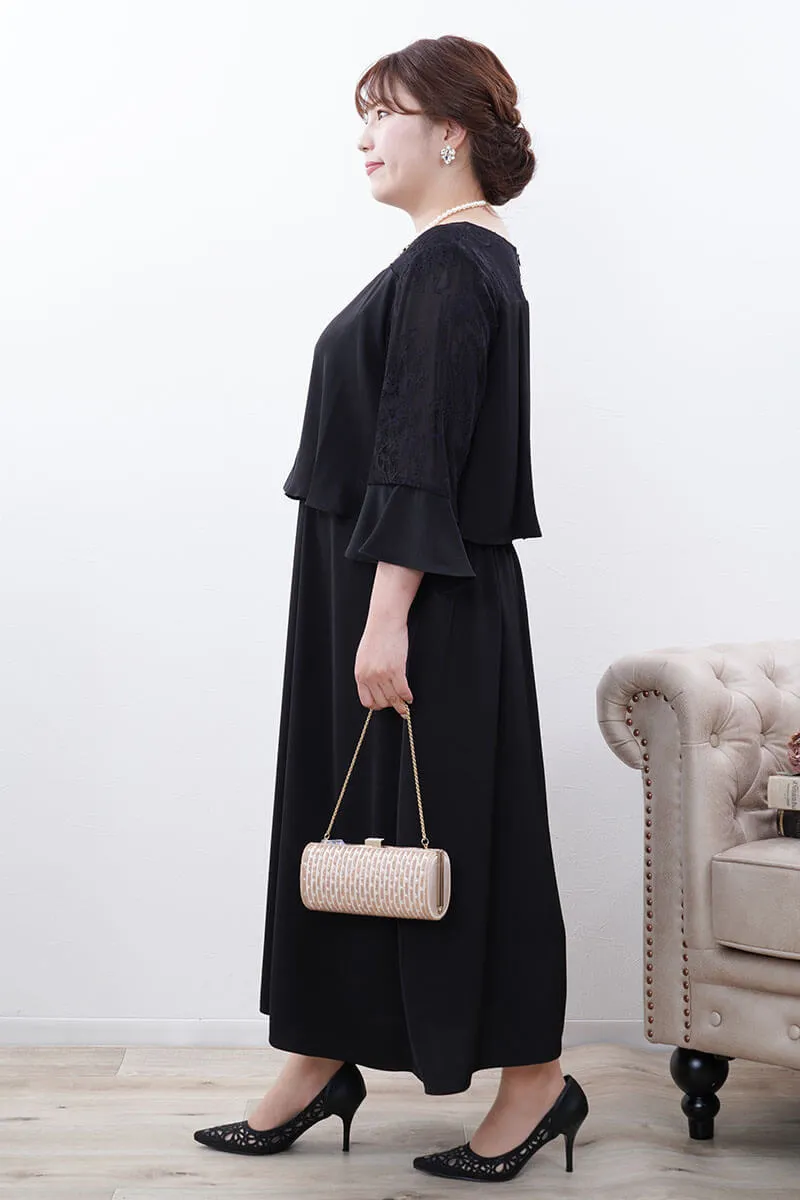 ブラックのフレアレイヤードドレス