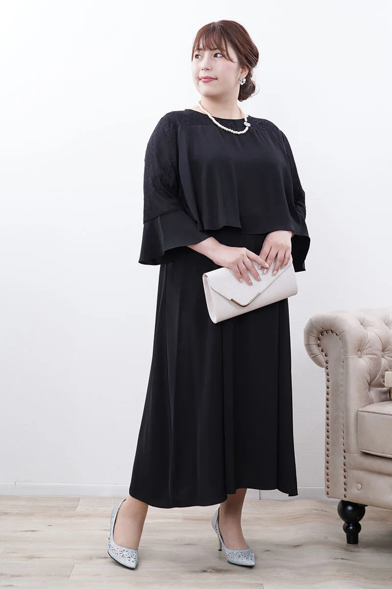 ブラックのフレアレイヤードドレス