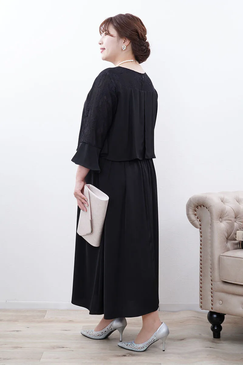 ブラックのフレアレイヤードドレス