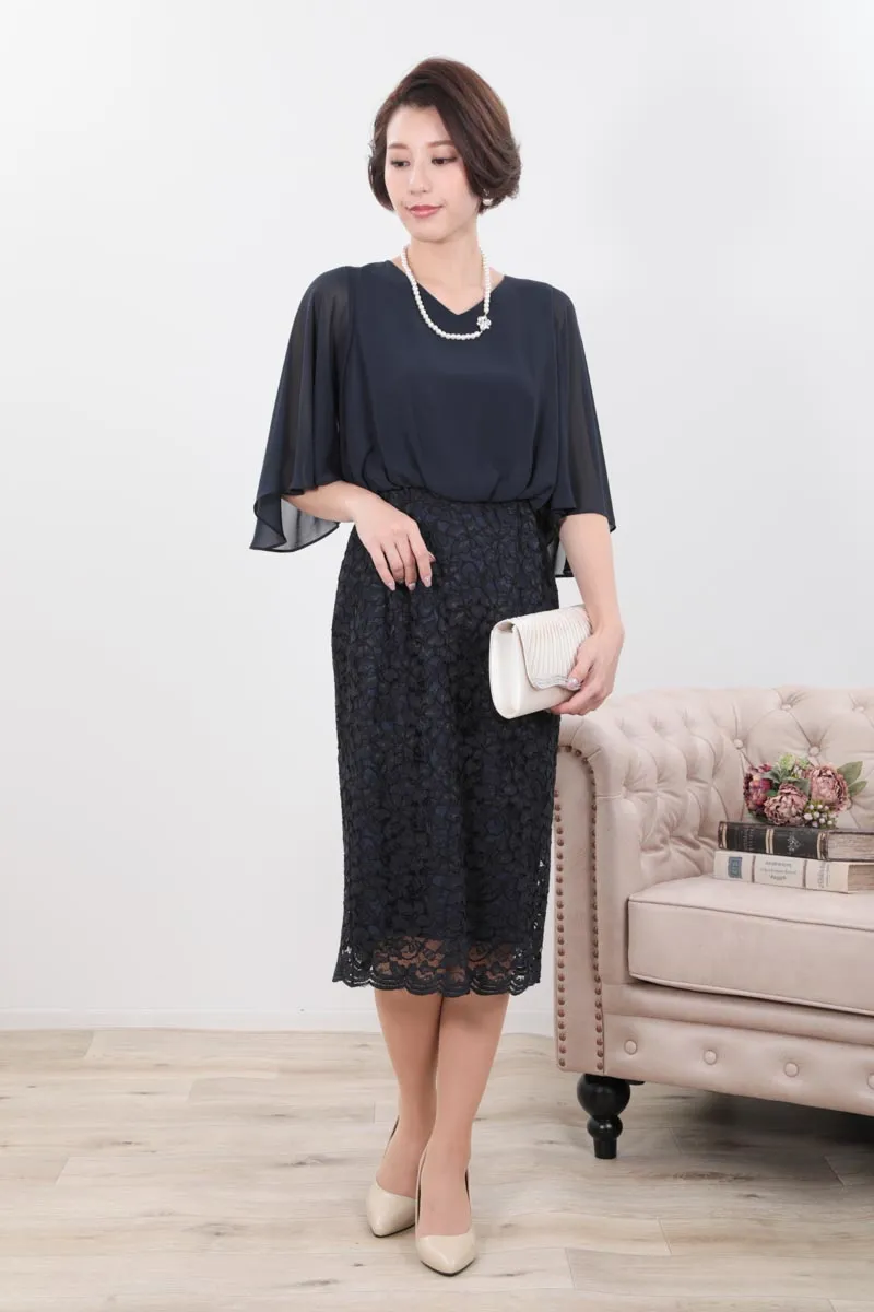ネイビーのシフォン×レースの2ピース風ドレス