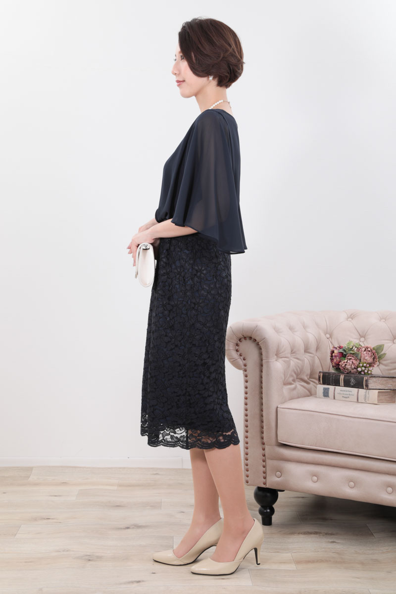 ネイビーのシフォン×レースの2ピース風ドレス