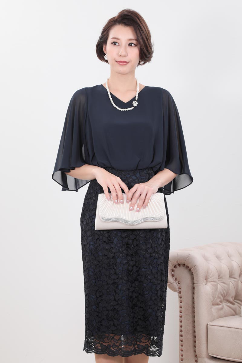 ネイビーのシフォン×レースの2ピース風ドレス