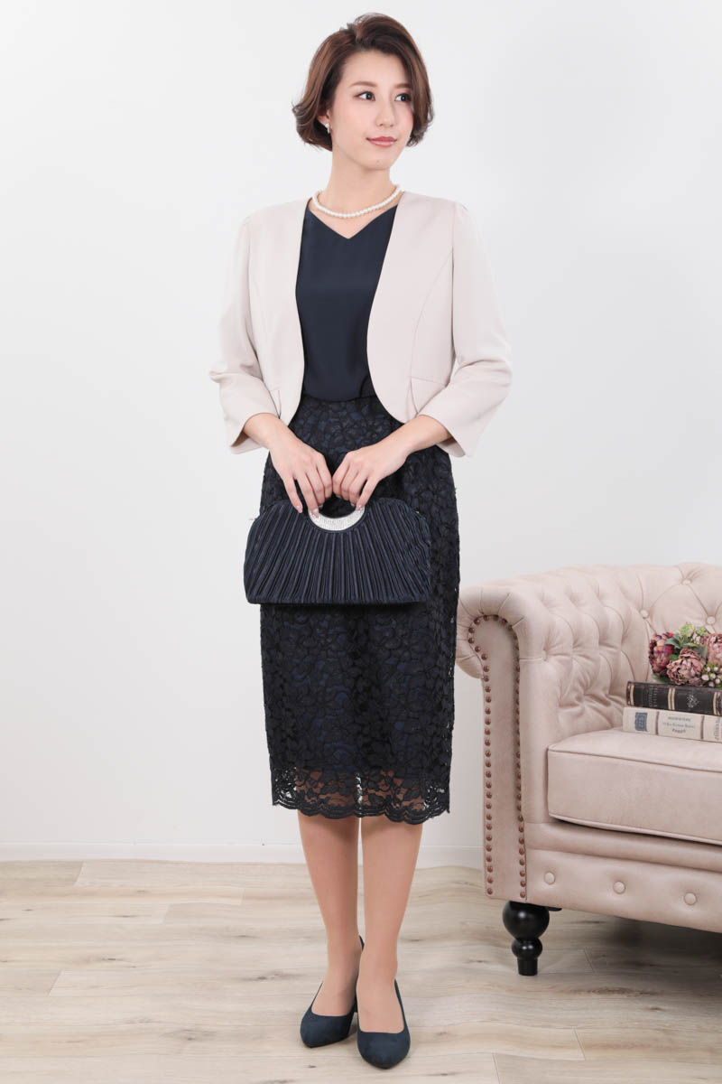 ネイビーのシフォン×レースの2ピース風ドレス