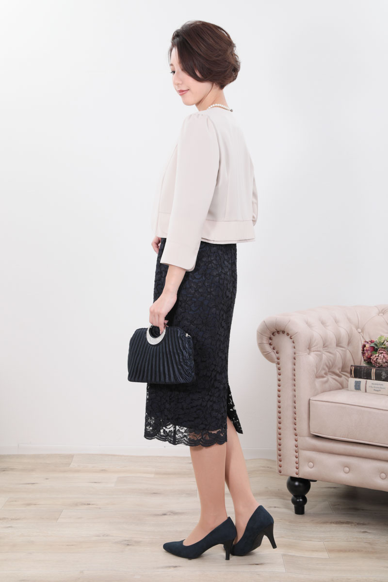 ネイビーのシフォン×レースの2ピース風ドレス