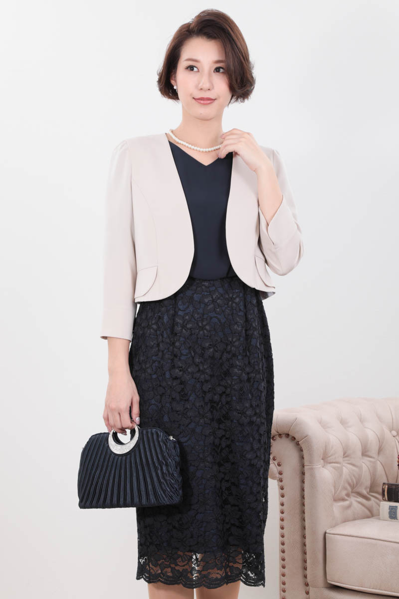 ネイビーのシフォン×レースの2ピース風ドレス