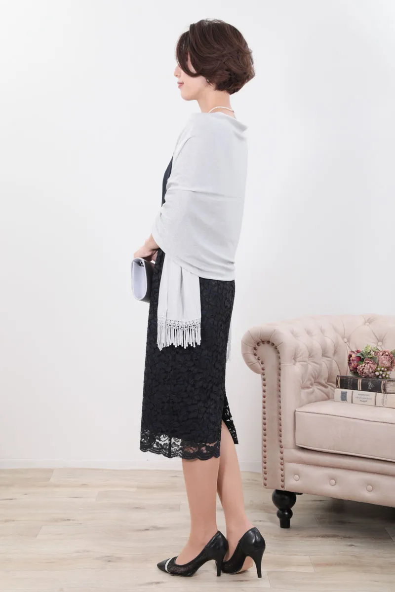 ネイビーのシフォン×レースの2ピース風ドレス