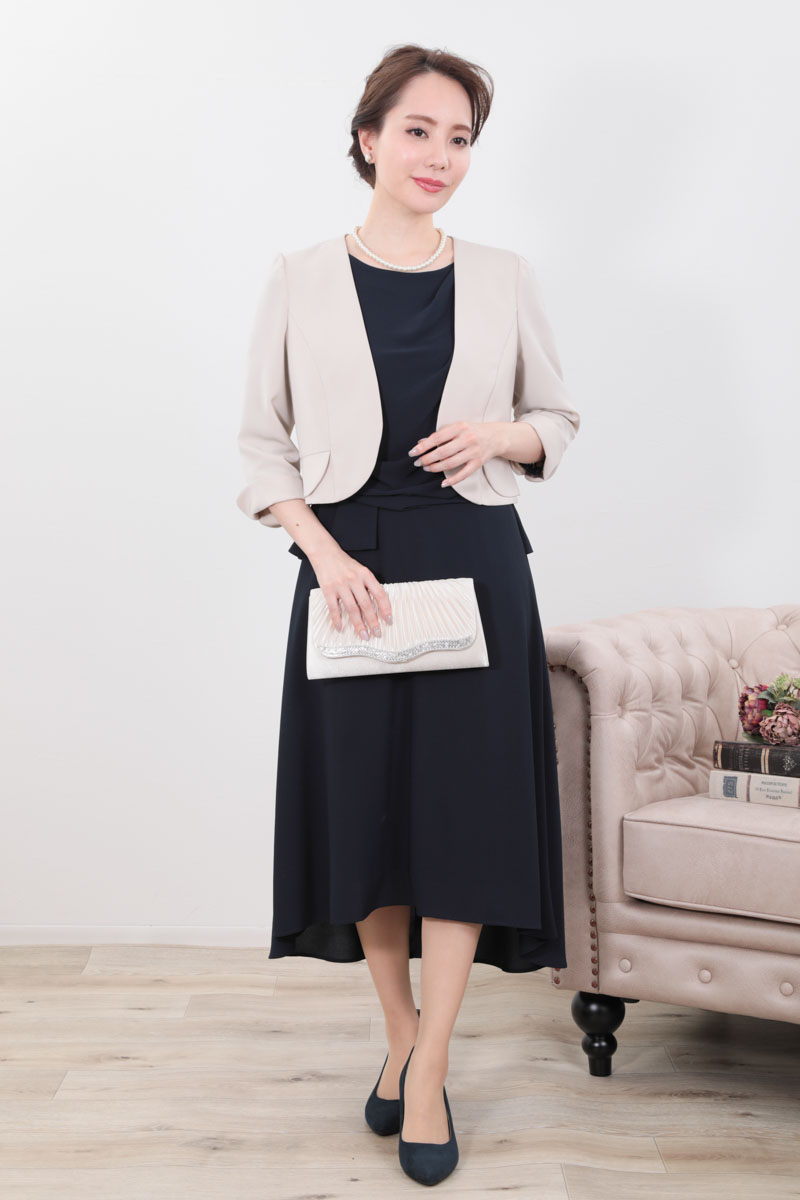 ネイビーのクロシェレース袖ドレープドレス