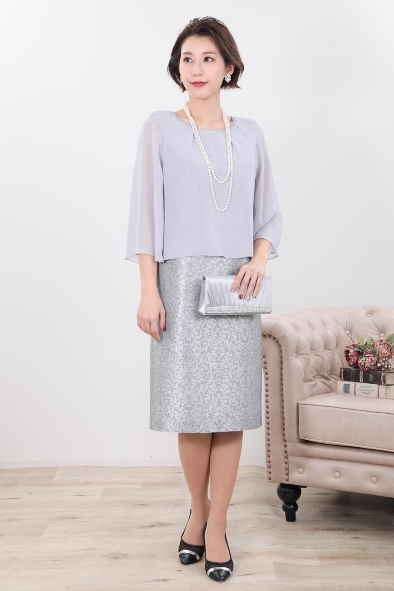 シルバーのシフォントップス付きIラインドレス