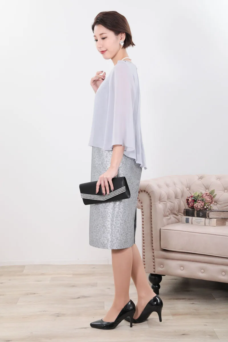 シルバーのシフォントップス付きIラインドレス