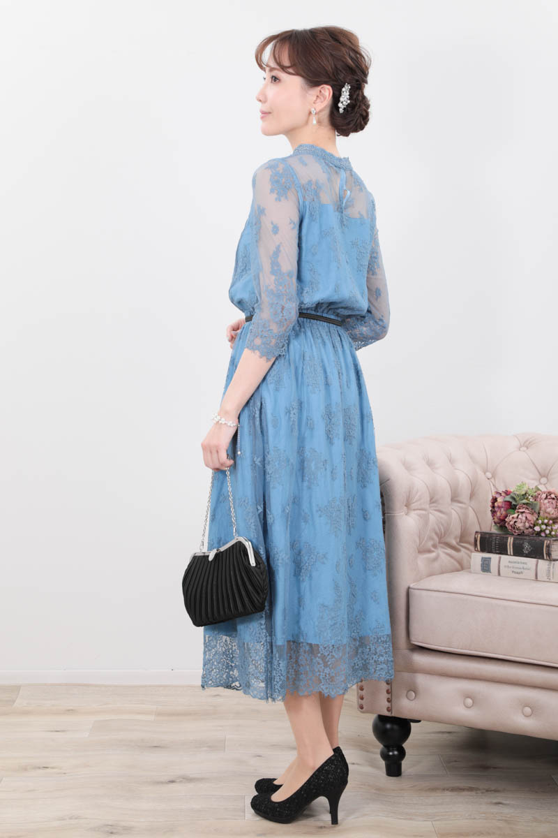 ブルーのクラシカルミックスレースドレス