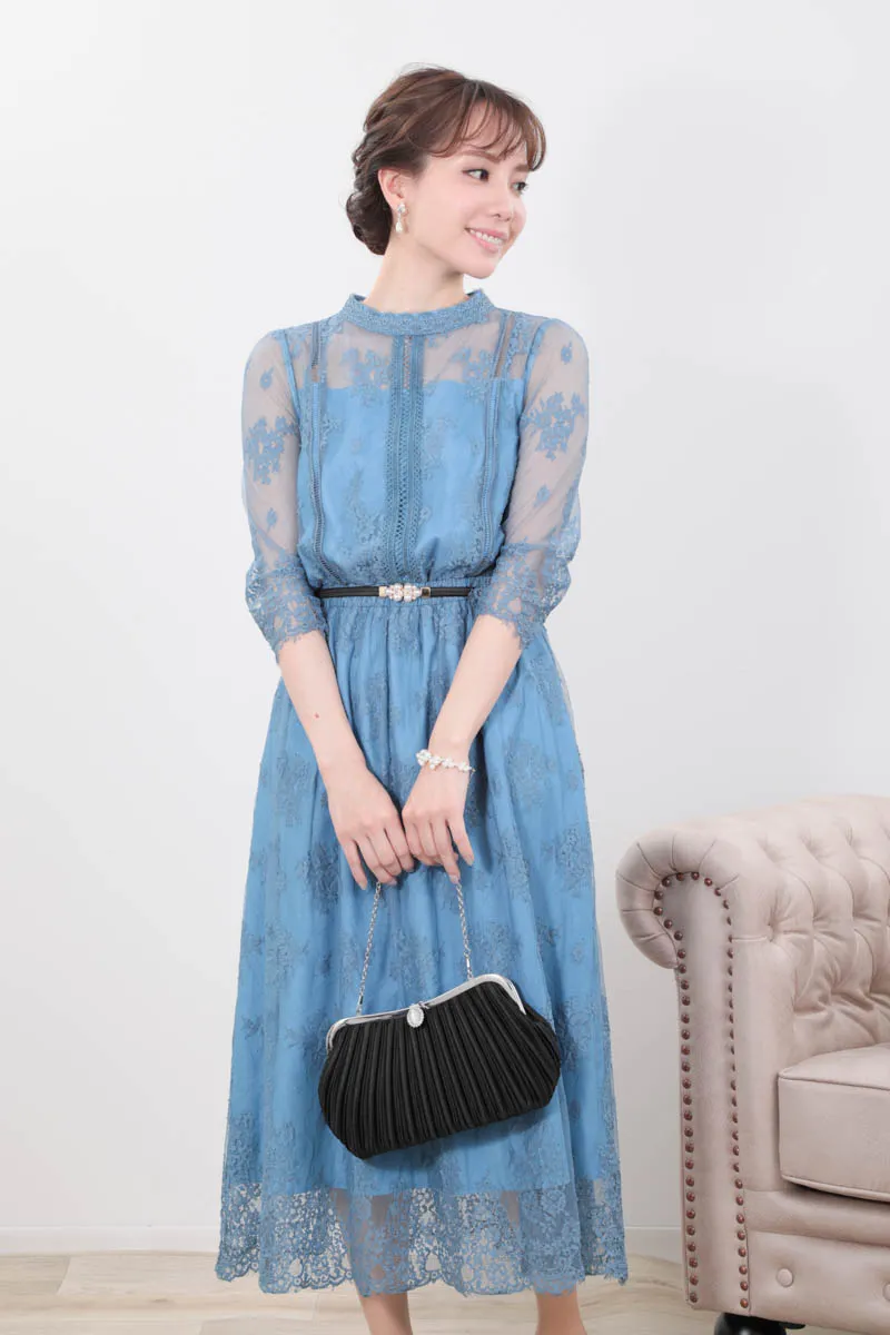 ブルーのクラシカルミックスレースドレス