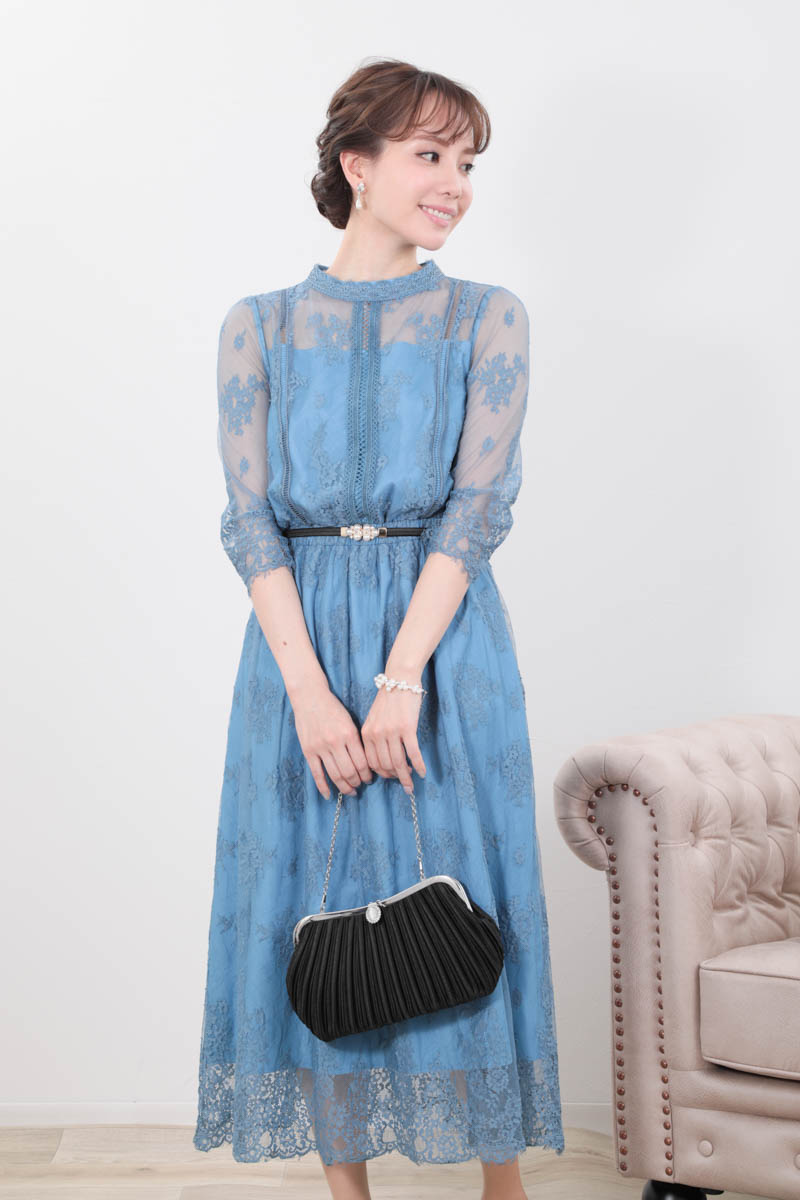 ブルーのクラシカルミックスレースドレス