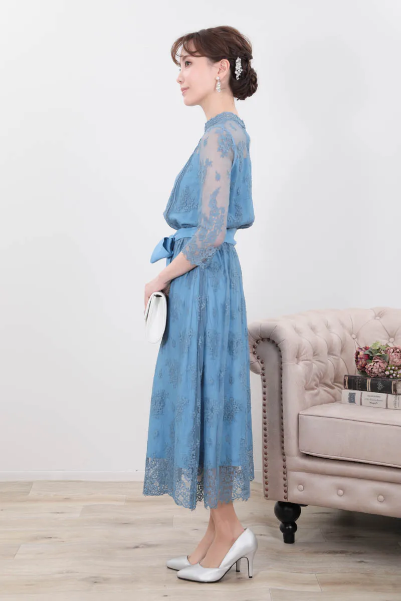 ブルーのクラシカルミックスレースドレス