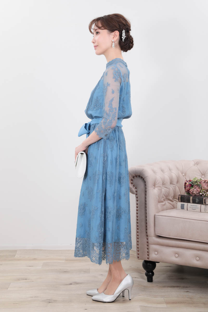 ブルーのクラシカルミックスレースドレス